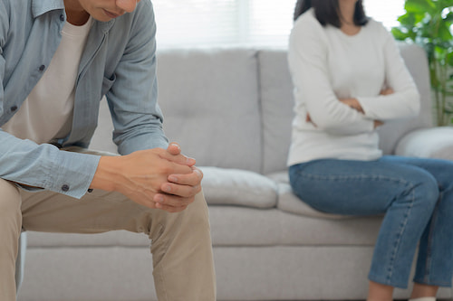 10 Signs Of A Dying Relationship 